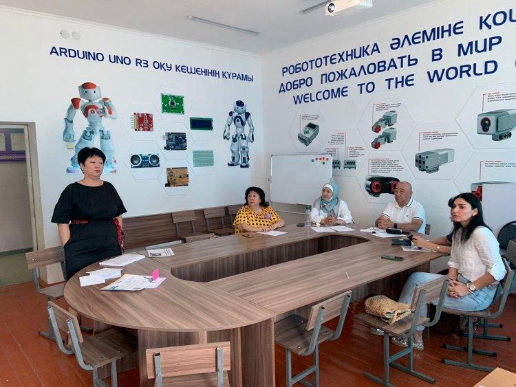 Қамқоршылық кеңесінің алдында 2021-2022 оқу жылы қорытынды есебі