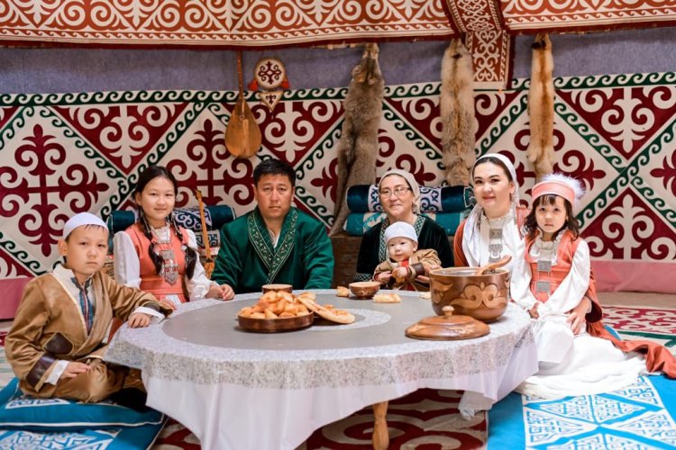 "8 қыркүйек - Отбасы күні"