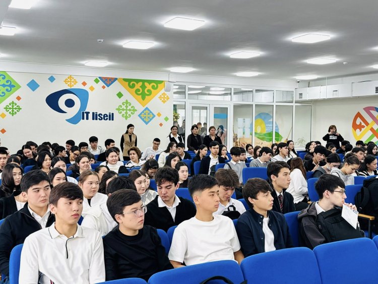 КӘСІБИ БАҒДАР БЕРУ БАҒЫТЫНДАҒЫ МАҢЫЗДЫ КЕЗДЕСУ