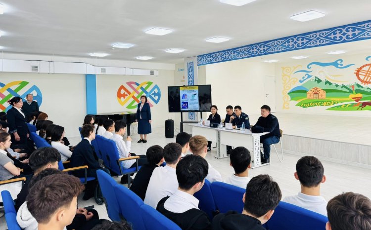 «STOP STALKING – ЖЕКЕ ШЕКАРАҒА ҚҰРМЕТ»  АҚПАРАТТЫҚ НАУҚАНЫ АЯСЫНДАҒЫ КЕЗДЕСУ