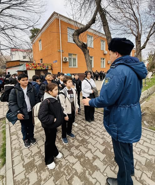 ” АБАЙЛАҢЫЗ, БАЛАЛАР !” ЖОЛДА ЖҮРУ ҚАУІПСІЗДІК ЕРЕЖЕЛЕРІ